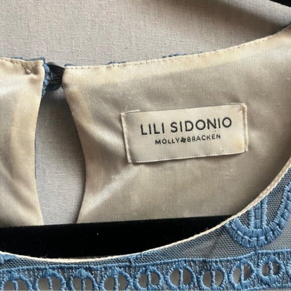 Lili Sidonio by Molly Bracken lace bell sleeves lace blouse Sz M 18” PTP - Picture 4 of 6